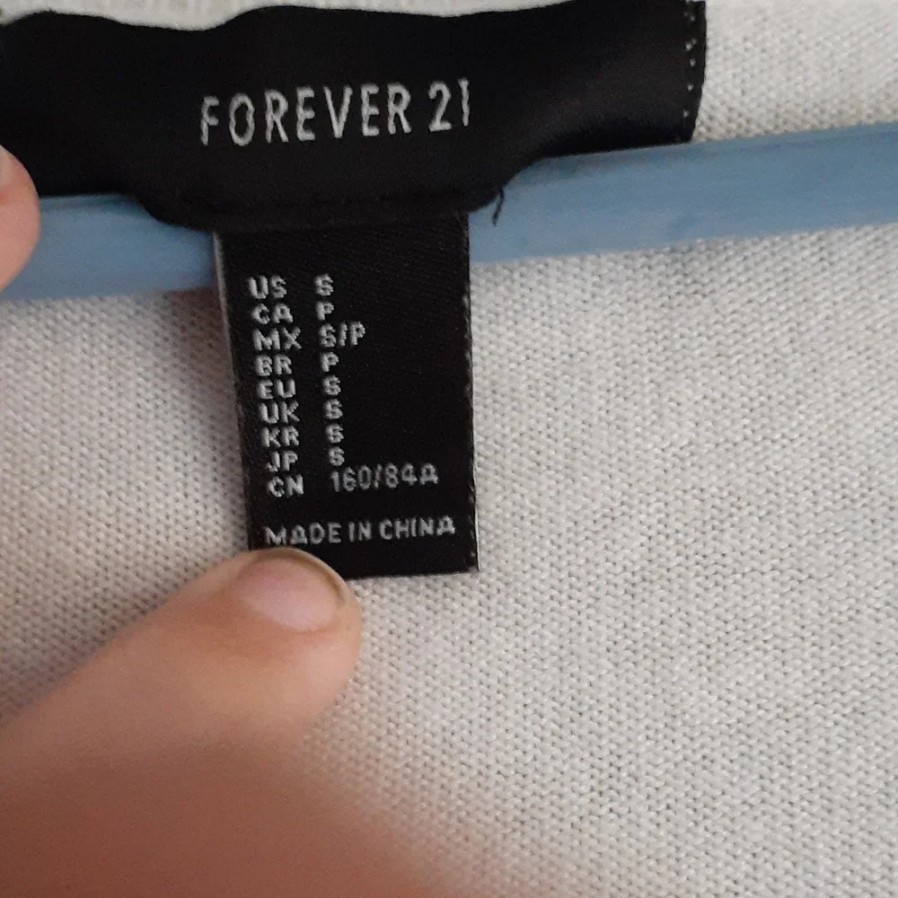 Forever 21 - Picture 2 of 2